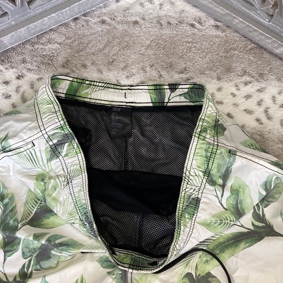 Men’s H&M swim trunks large tropical palm trees leaves beach pool party summer - Picture 8 of 10
